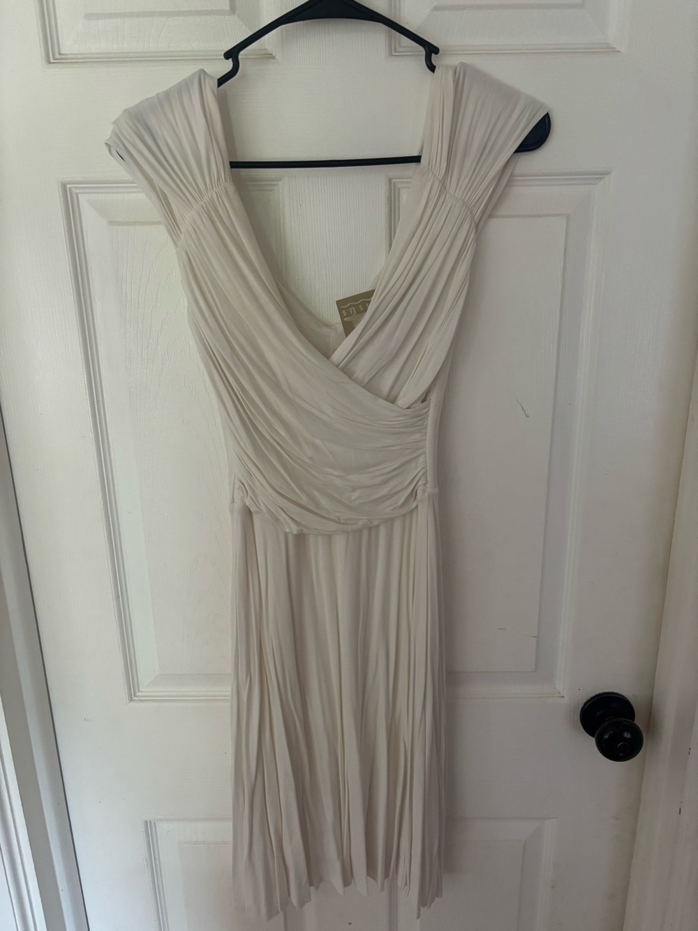 Elegant Pleated V-Neck Wrapped Women's Dress in white